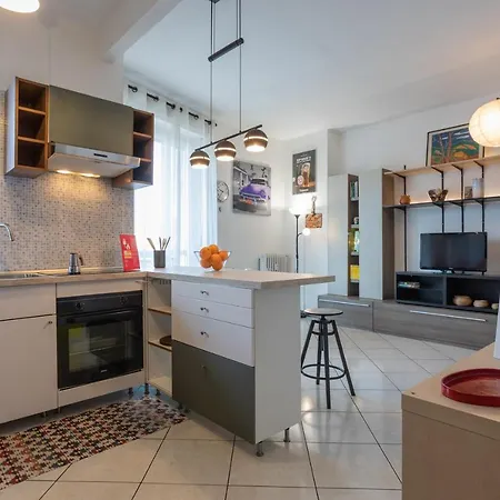 Modern With Balcony By Wonderful Italy Apartment *