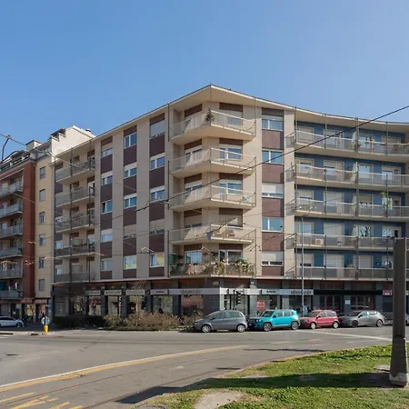 Modern With Balcony By Wonderful Italy 公寓